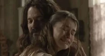 O que acontece quando Lívia encontra Bernardo pela primeira vez em 'Além do Tempo'? Pai e filha têm momento marcado por pura emoção, mas o pior ainda está por vir