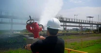 Espumas empregam tecnologia no combate a incêndios
