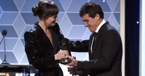 "Mudou nossas vidas para sempre": Dakota Johnson fez sua estreia em filme de Antonio Banderas e tem relação especial com ator