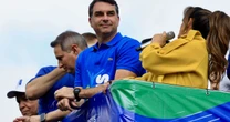 Flávio visita Bolsonaro antes de jogo do Brasil na Copa do Mundo