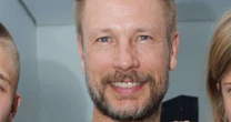 Eles cresceram! Rodrigo Hilbert surge ao lado dos 3 filhos e beleza impressiona