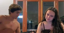 Netos de Elis Regina gravam vídeo cantando sucesso da avó; assista