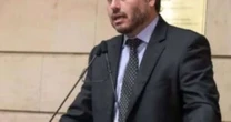"Está magro e não tem vontade de se alimentar", diz Carlos Bolsonaro sobre estado de saúde do pai