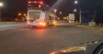 Ônibus argentino com mais de 50 multas vencidas é abordado no Litoral Norte