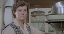 Morre Brenda Fricker, de 'Esqueceram de Mim 2', aos 81 anos