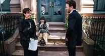 Diretora de Amores Materialistas enfrentou "um belo problema" porque Pedro Pascal, Chris Evans e Dakota Johnson tinham "química demais"