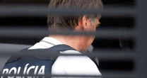 Polícia Civil do DF indicia segurança de Bolsonaro que foi flagrado com a arma do ex-presidente