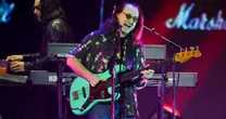 Rush adia shows nos EUA após Geddy Lee ser diagnosticado com laringite e bronquite