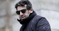 Novas denúncias ampliam pressão sobre Patrick Bruel, ícone da música francesa acusado de estupros