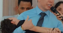 Bispo Bruno Leonardo doa R$ 100 mil para criança com paralisia cerebral