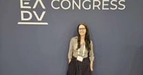Médica brasileira apresenta em Paris estudo sobre aplicativo da OMS para diagnosticar hanseníase