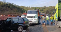 Irmãos que estavam a caminho do velório da mãe morrem após acidente em MG