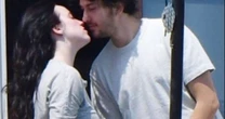 Clima de amor em Veneza confirma linha do tempo do romance entre Billie Eilish e Nat Wolff