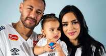 Com camisa do Santos, filha de Neymar e Bruna Biancardi rouba a cena: 'Muito princesa'