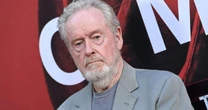 Ridley Scott admite que prefere rever seus filmes porque o cinema atual é 'uma porcaria'