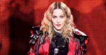 Madonna faz stand-up no Comedy Cellar ao lado de Amy Schumer