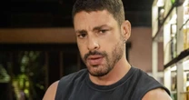 Cauã Reymond chega aos 45 anos; ator abandonou curso de Psicologia para seguir na arte