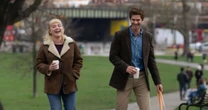 Sessão da Tarde exibe drama romântico com Andrew Garfield e Florence Pugh nesta segunda, 8