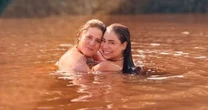 Lexa e Tati Machado emocionam ao surgirem abraçadas em viagem: 'Uma mãe conhece a dor da outra'. Fotos!