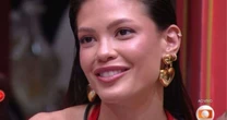Ex-BBB Vitória Strada vira assunto com look diferentão: 'Muito magra'
