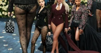 Perna pra jogo no Met Gala 2025: Sabrina Carpenter, Lisa do BLACKPINK e estrela de Wicked apostam em looks sem parte de baixo
