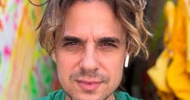 Ex-ator da Globo vira ambulante em Copacabana e leva prejuízo no show da Lady Gaga
