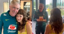 Carlo Ancelotti ganha bolo de aniversário da enteada Chloe Barrena nos EUA e web reage: 'Sogrão'