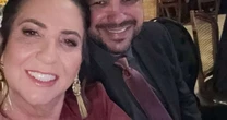 Mãe de Virgínia Fonseca é pedida em namoro e ganha aliança após 7 meses de relacionamento