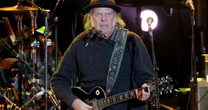 Neil Young abandona o Facebook devido ao uso "inaceitável" de chatbots com crianças pela Meta