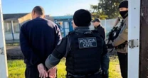 Suspeito de atirar contra policiais é preso em praia no Litoral Norte do RS