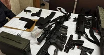 Polícia Civil descobre "armeiro" e apreende arsenal na Região Metropolitana de Porto Alegre