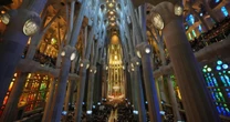 'Não podemos crer em Jesus e promover a guerra': papa Leão XIV abençoa Sagrada Família em Barcelona