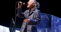 Bruce Dickinson detona vocalistas em fim de carreira: "deixam de ser lendas"