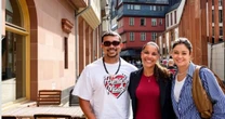 Após reatarem o namoro, Sophie Charlotte leva Xamã ao país onde nasceu