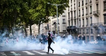 França: cerca de 200 prisões realizadas pela manhã em jornada de bloqueios e greves pelo país