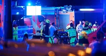 Motorista atropela multidão durante parada LGBTQIA+ em Berlim; uma pessoa morreu e 16 ficaram feridas