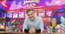 Luciano Huck se envolve em gafe com assistente e momento viraliza