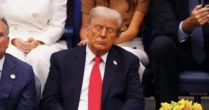 Trump 'cochila' durante final do US Open após causar atraso e faz 'cara feia' para festa do campeão Alcaraz