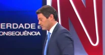 Líder de extrema direita abandona entrevista ao vivo irritado com deboche de comentarista