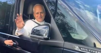 De van a Ferrari: os carros usados pelos papas Leão XIV, Francisco, Bento XVI e João Paulo II
