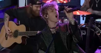 O que diz Machine Gun Kelly sobre seu cover infame de 'Aerials', do System of a Down