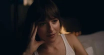 'Amores à Parte', comédia com Dakota Johnson, ganha trailer e data de estreia