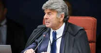 Após falar voto por uma hora e meia, Fux pede relógio