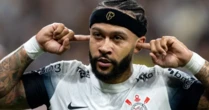 Jornalista afirma que Memphis Depay tem problemas com o elenco do Corinthians