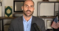 Eduardo Bolsonaro diz que Trump não vai recuar: 'Se tudo der errado, estaremos vingados'