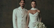 Coisa de pobre? Padrinhos de Giovanna Lancellotti e Gabriel David roubam a cena em foto