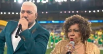 Falha em execução do Hino Nacional por Belo e Alcione em jogo do Brasil viraliza: 'Gostaram?'