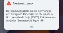 Com ruas alagadas, Rio de Janeiro recebe 'alerta extremo' da Defesa Civil pela 1ª vez