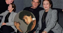 Daqui até a eternidade! Após homenagem nas redes, Ney Matogrosso marca presença em tributo a Cazuza ao lado da mãe do cantor