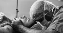 Médica explica doença sem causa conhecida que matou um dos filhos gêmeos da influenciadora Clara Maia